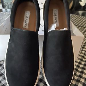 BRAND NEW BLACK GILLS SLIP ONS 8.5